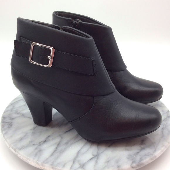 Clarks Bendable Black Leather Ruby Bet Ankle Boots - Picture 1 of 13